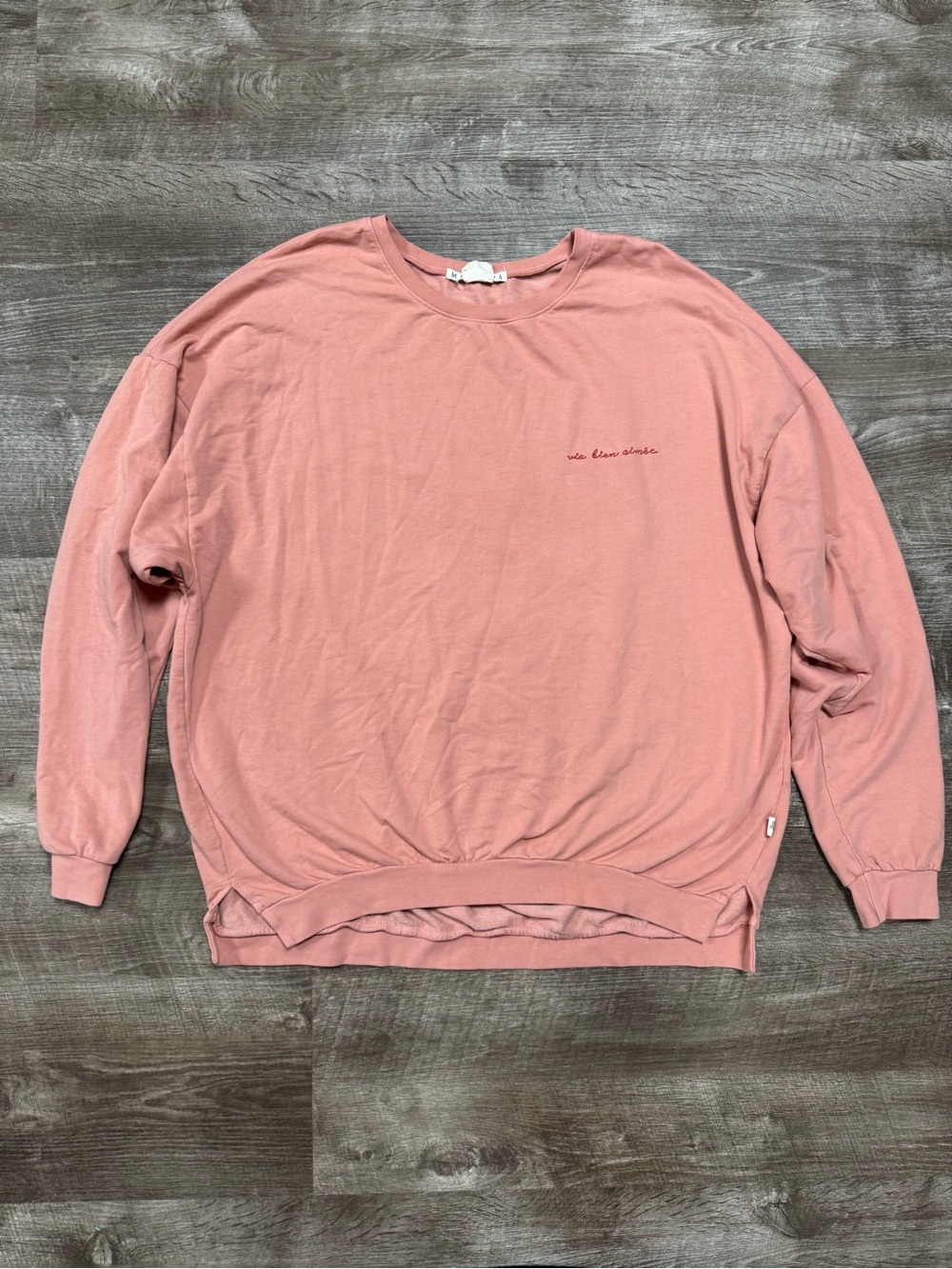 Magnolia Crewneck “Vie Bien Aimee” Size  Medium